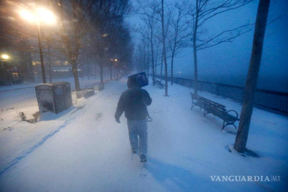 Al menos 10 muertos en EU por supertormenta 'Jonas'