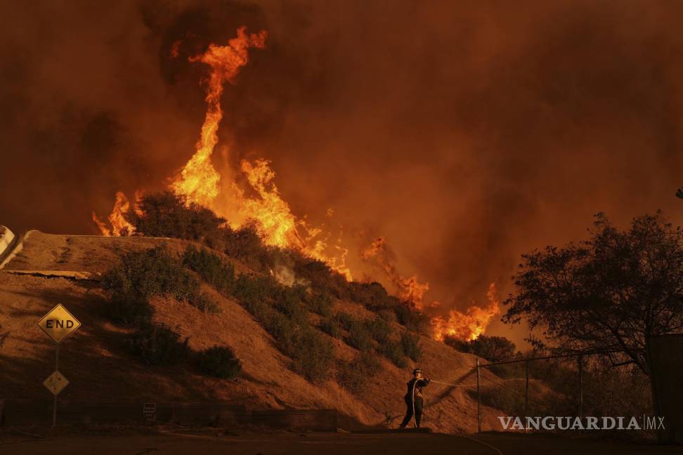 $!En California se están reportando los incendios forestales más devastadores de los últimos años.