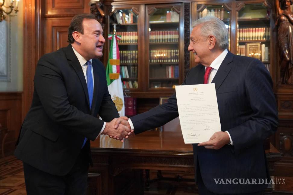 $!El pasado mes de septiembre, AMLO recibió cartas credenciales de diversos embajadores, entre ellos, de Marco Tulio Chicas Sosa.