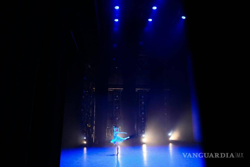 Así es como bailarines de varios países buscan un lugar en el Teatro Bolshoi de Moscú (fotos)