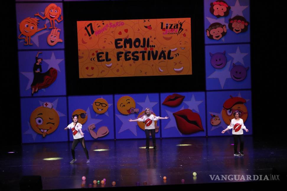 $!Liza Jazz celebra festival emoji