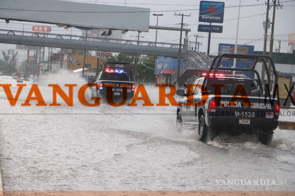 $!Reabren vialidades que fueron cerradas por lluvias en Saltillo; sorprenden inundaciones a la ciudad