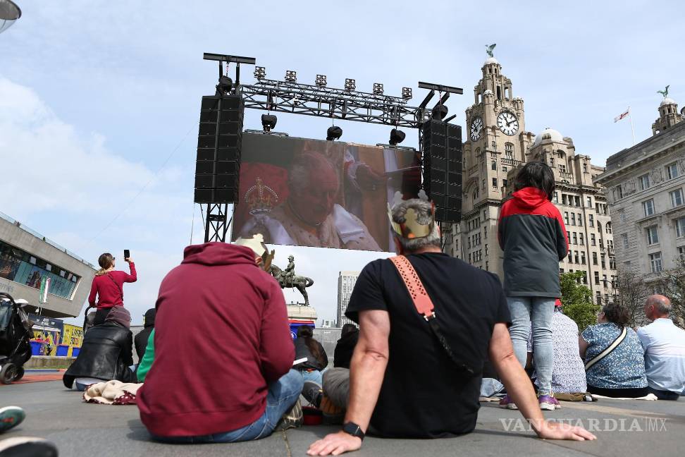 Así inicia el reinado del Carlos III tras una larga espera para ser el monarca británico (fotos)