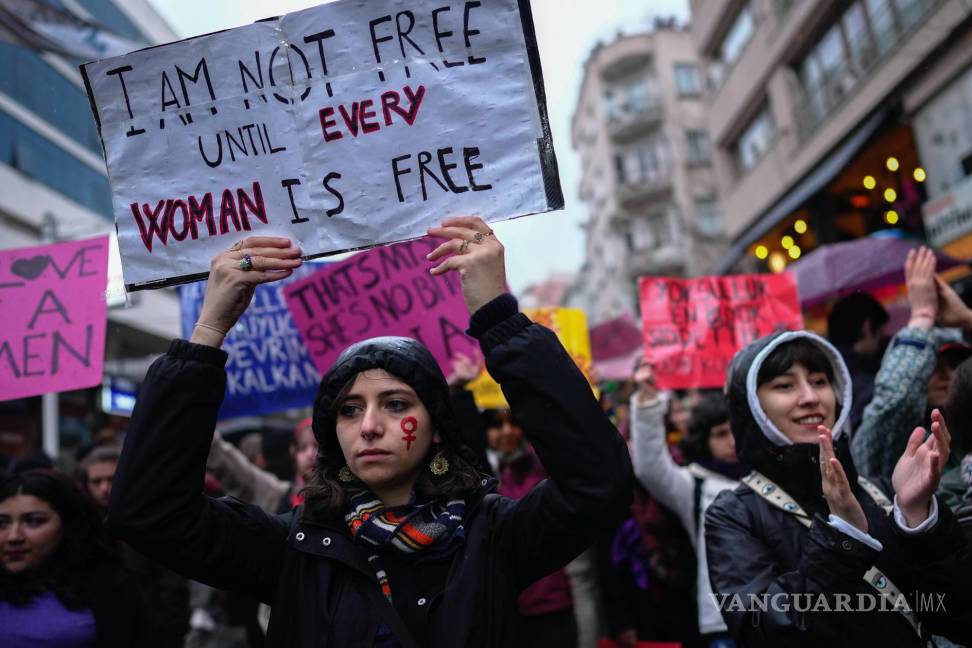 Mujeres alzan su voz en todo el para defender sus derechos y contra la violencia y la impunidad (fotos)