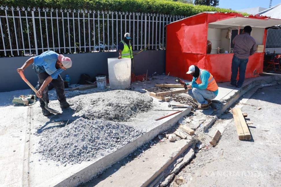 $!En el Distrito Centro, el Ayuntamiento inició la construcción de una alcantarilla pluvial sobre la calle Rayón para captar y evacuar agua de lluvia.