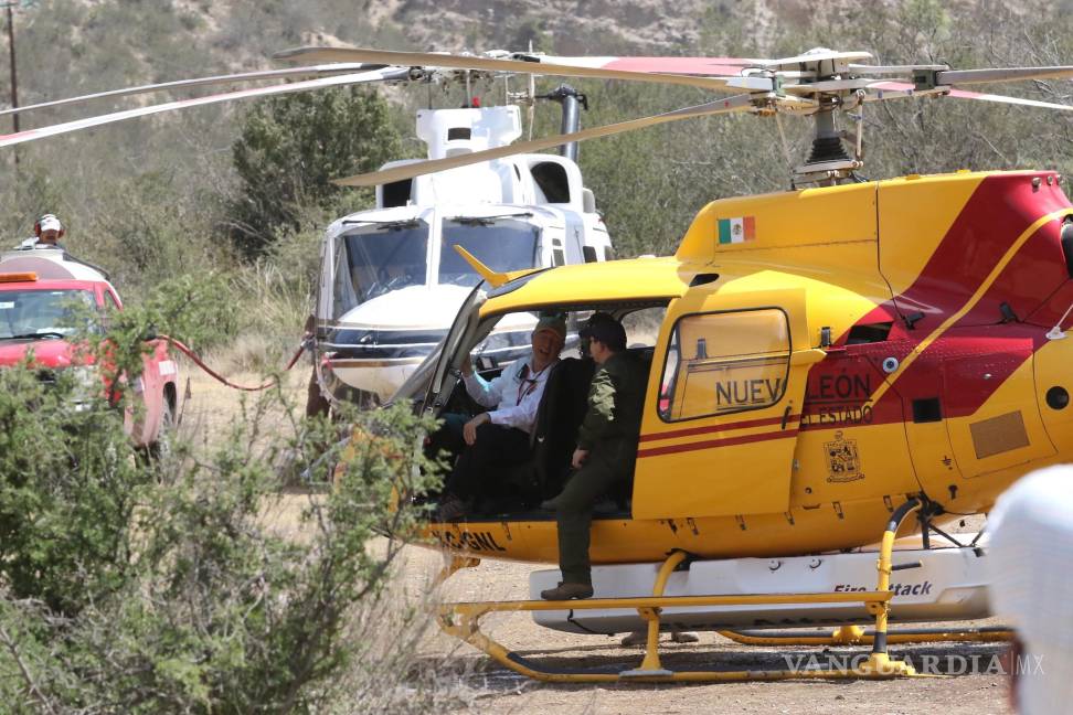 $!Llamaradas se expanden a parte frontal de la Sierra; ya hay dos helicópteros trabajando