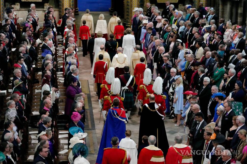 Así inicia el reinado del Carlos III tras una larga espera para ser el monarca británico (fotos)
