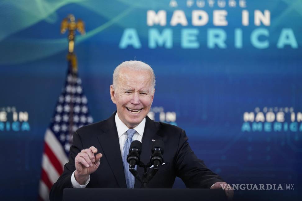 $!El presidente Joe Biden habla sobre la fabricación nacional, los sindicatos y los vehículos eléctricos en el South Court Auditorium. AP/Alex Brandon