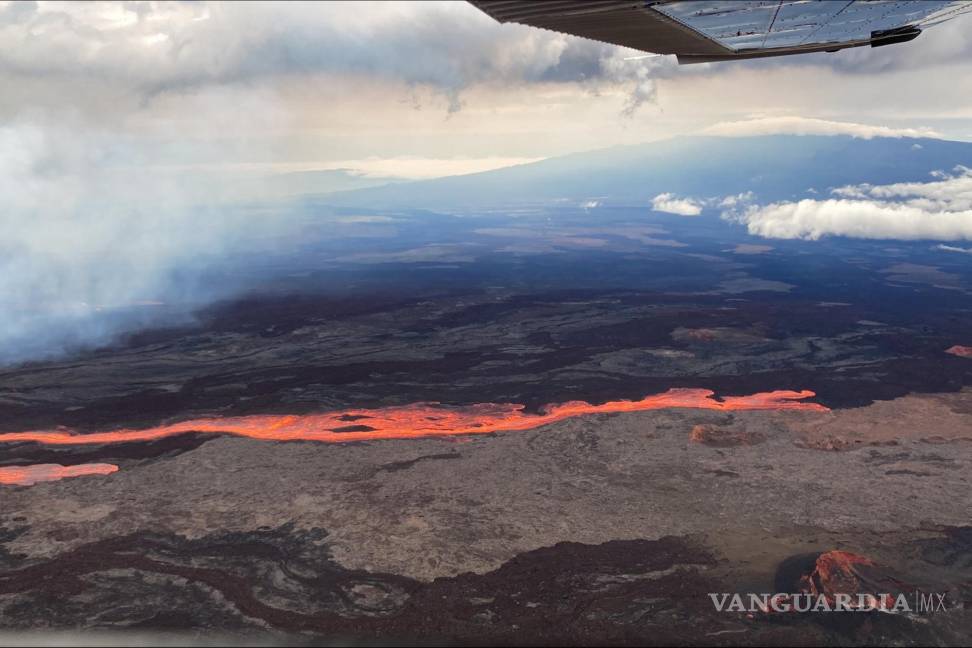 Volcán de Mauna Loa, el más activo del mundo, entra en erupción en Hawai