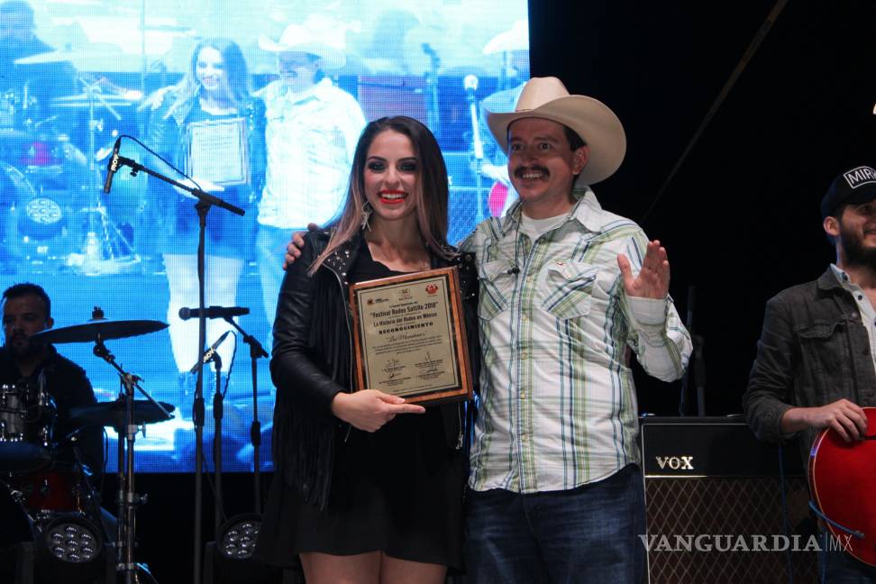 $!Arranca el Festival de Rodeo Saltillo con música country