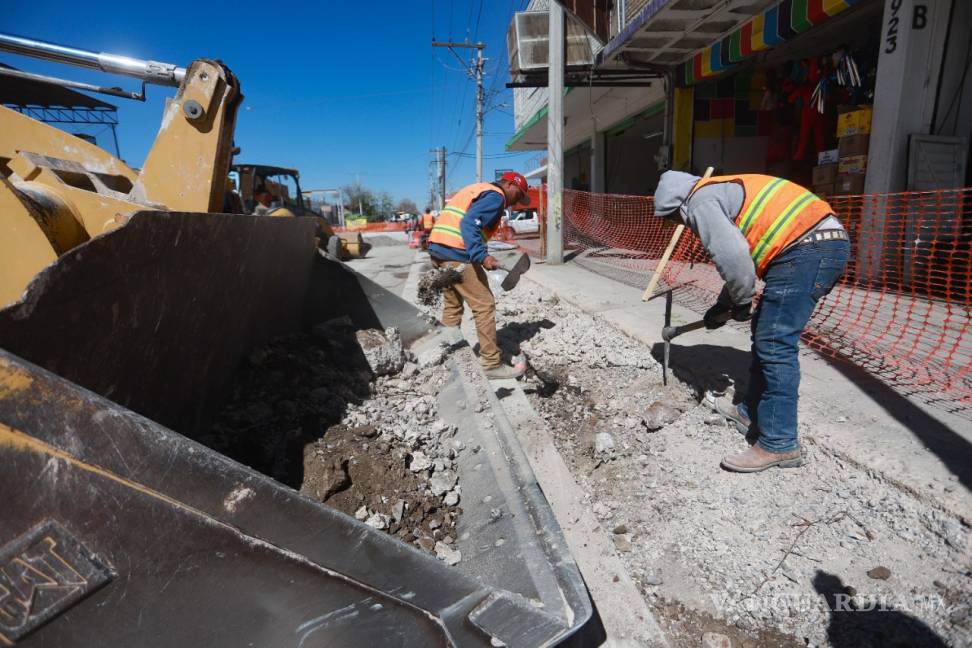$!Pavimentación en Torreón beneficia a población y comerciantes del Mercado de Abastos