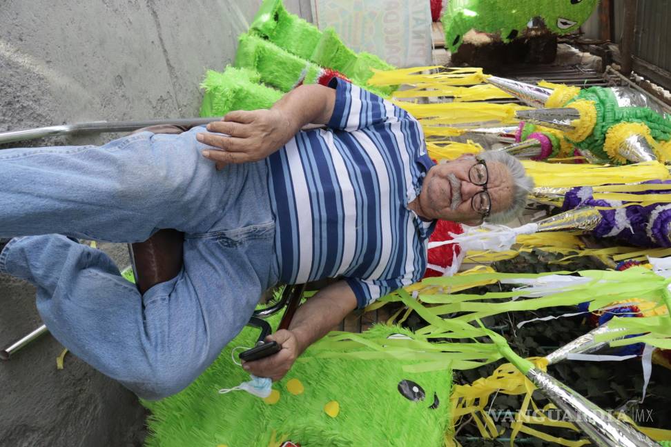 De taquero al mundo de las piñatas en Saltillo, “Le Messié” tiene casi 40 años en el negocio