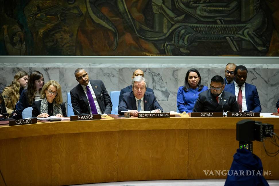 $!António Guterres (c), en la reunión del Consejo de Seguridad sobre el cambio climático y la inseguridad alimentaria en Nueva York.