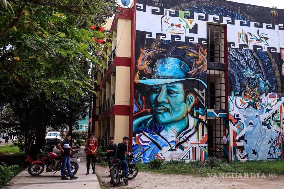 $!Un mural, al interior la escuela normal rural de Ayotzinapa 'Raúl Isidro Burgos', en el municipio de Tixtla, en el estado de Guerrero (México).