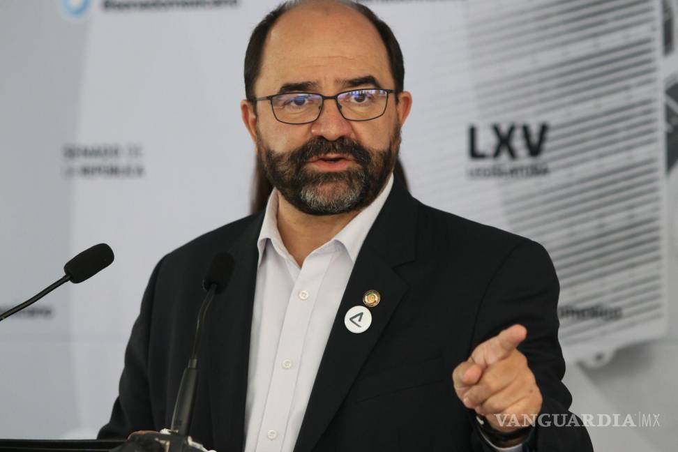 $!Emilio Álvarez Icaza, senador de la fracción del Grupo Plural, expuso que no se trata de un frente Anti AMLO.