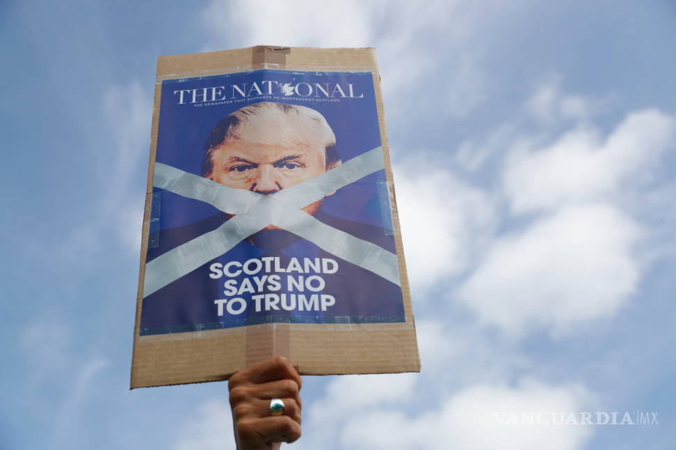 $!Miles repudian a Trump durante su visita a Escocia