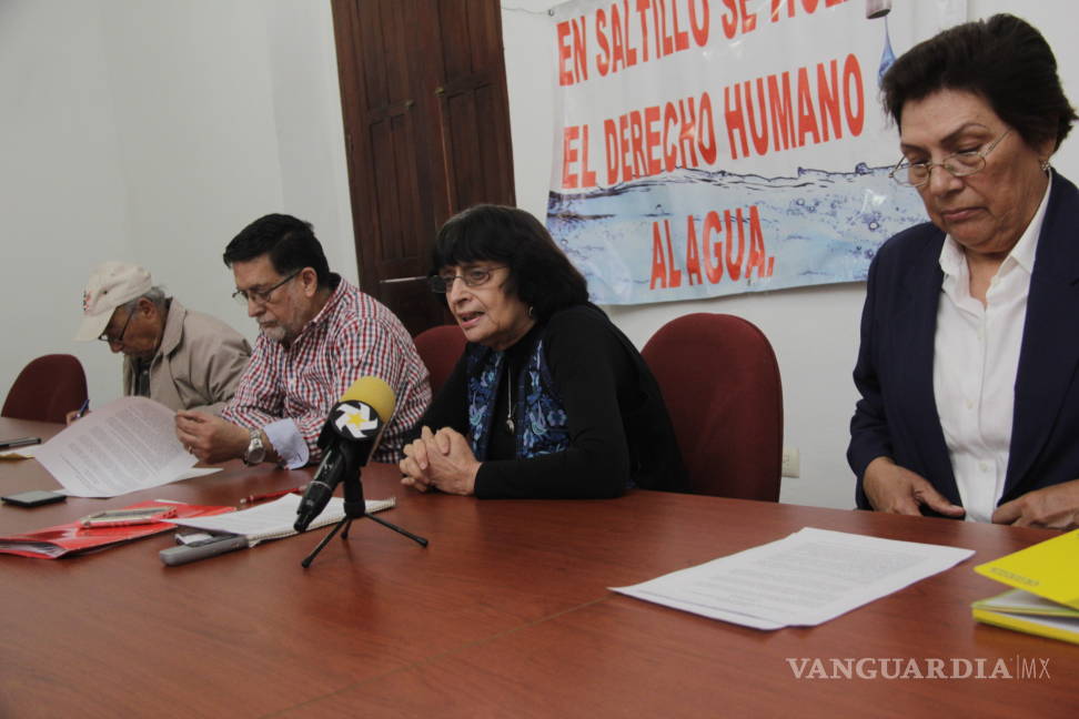 $!15 años sin gota agua: Cuando la colonia María de León en Saltillo se quedó sin 'derecho' del vital líquido