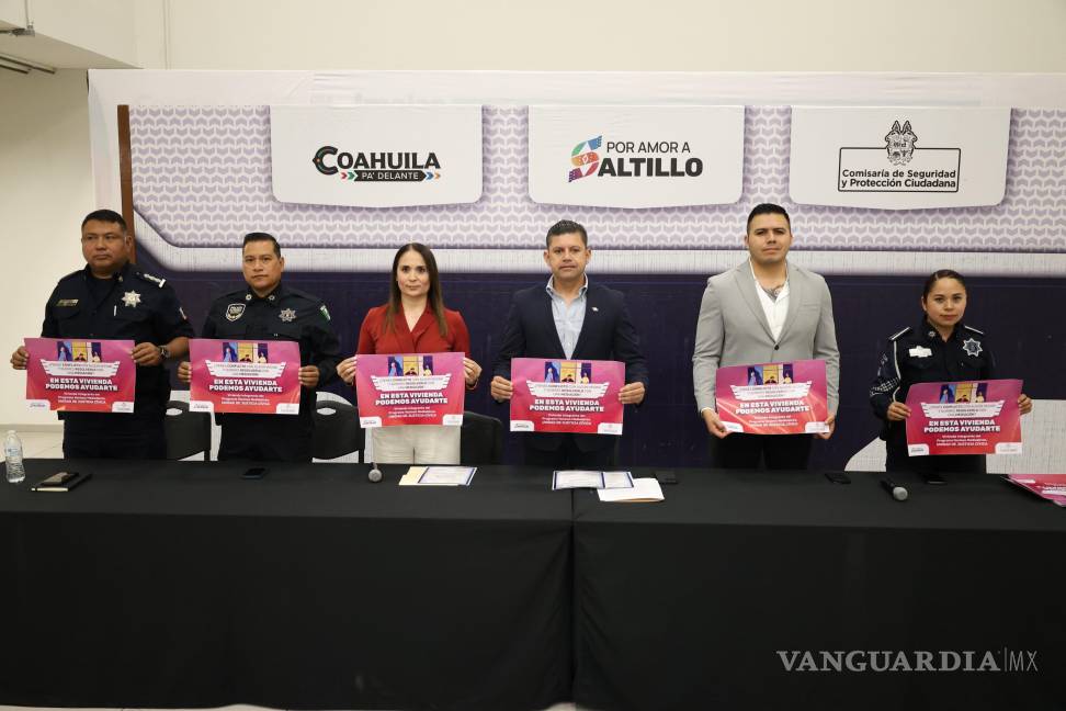 $!Autoridades estatales y municipales acompañaron a los participantes en el evento de reconocimiento a quienes promueven la cultura de paz en sus comunidades.