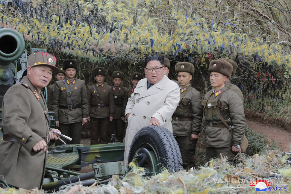 $!Corea del Norte prueba supermisil en ensayo de lanzacohetes