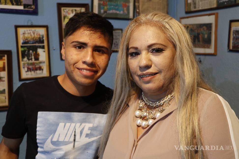 Detrás de un ídolo, hay una gran madre