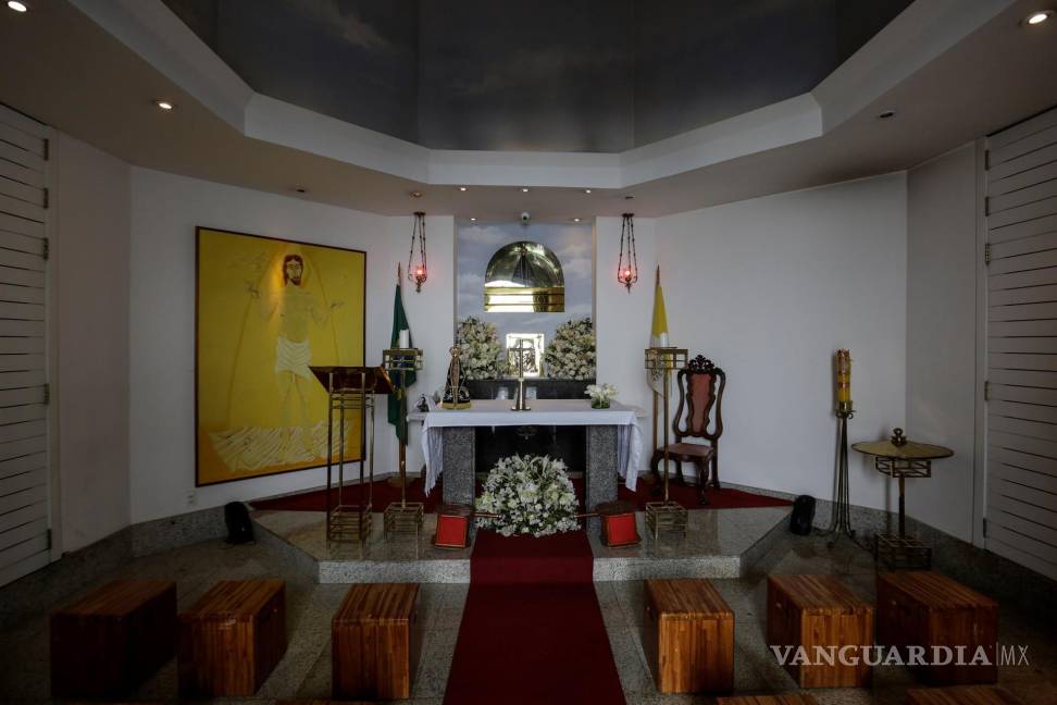 $!Fotografía que muestra la capilla dentro de la estatua del Cristo Redentor, el 6 de octubre de 2021, en Río de Janeiro (Brasil). EFE/Antonio Lacerda