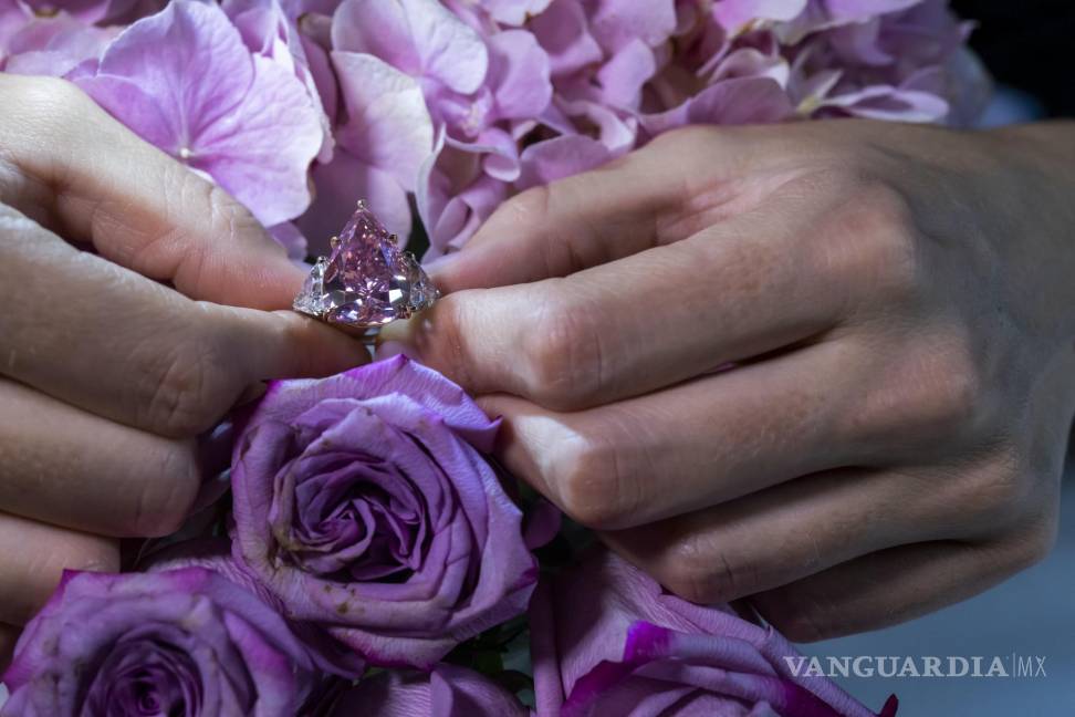 Subastan por 28.8 mdd el diamante ‘Fortune Pink’ de 18 quilates