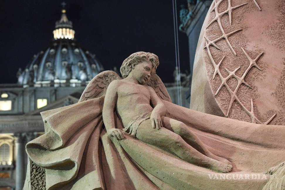$!Monumental nacimiento de arena en la Plaza de San Pedro da inicio a los festejos navideños en el Vaticano