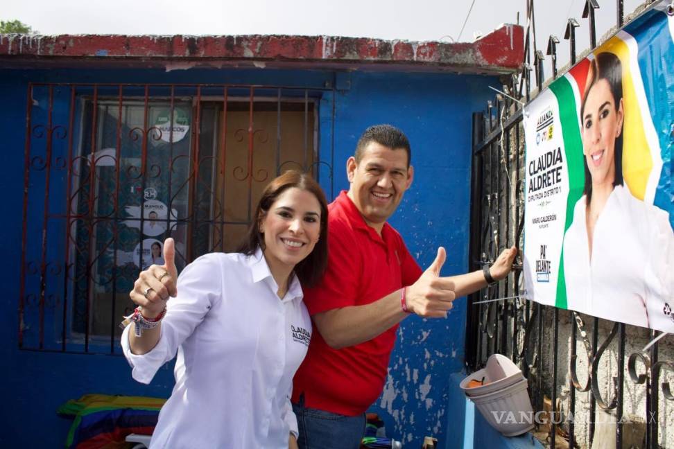 $!De los Santos le pidió a Claudia Aldrete que se ponga “a estudiar”, pues “del debate no se va a salvar”.