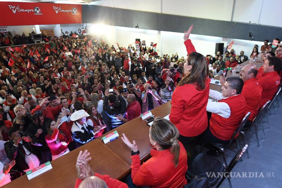 $!Toma protesta Eduardo Olmos como presidente del PRI en Torreón