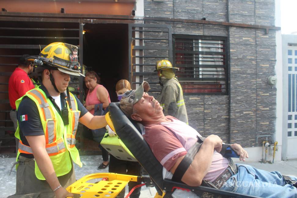 Dos albañiles lesionados tras caída de columnas de concreto en Hacienda Narro, en Saltillo