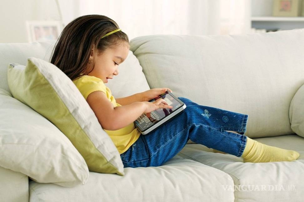 $!Si tienes un hijo menor de 5 años la OMS te recomienda que no vea más de una hora diaria la TV