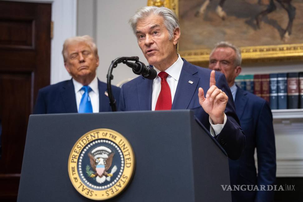 $!El administrador de los Centros de Servicios de Medicare y Medicaid, Mehmet Oz,, durante los anuncios sobre el autismo en La Casa Blanca, en Washington.