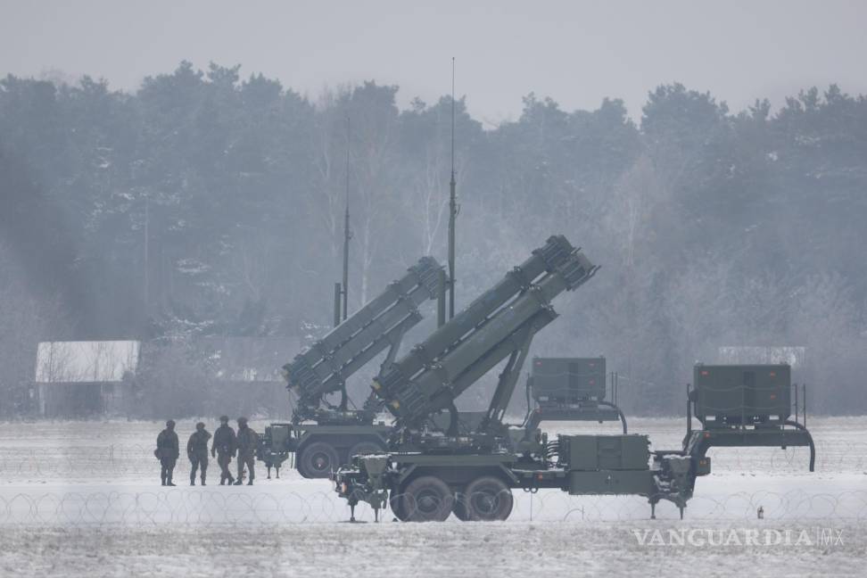 $!Los lanzadores de misiles Patriot el año pasado se ven desplegados en Varsovia, Polonia.