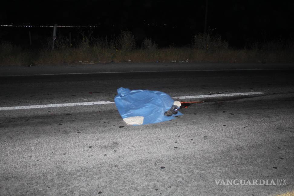 Muere hombre atropellado por varios autos en la carretera Monterrey-Saltillo