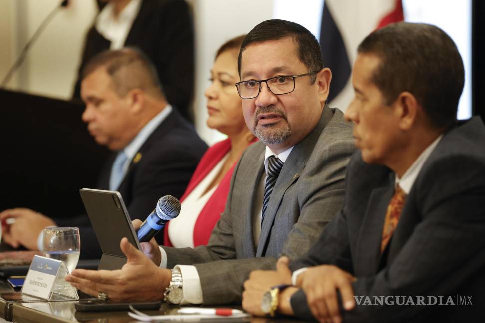 $!El director general del Servicio Nacional de Migración de Panamá, Roger Mójica Rivera. 300,549 migrantes cruzaro la jungla del Darién este 2024.