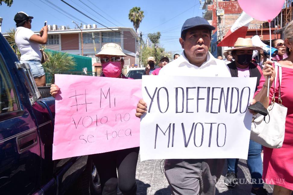 Así toman las calles y plazas miles de mexicanos para defender al INE (Fotos)