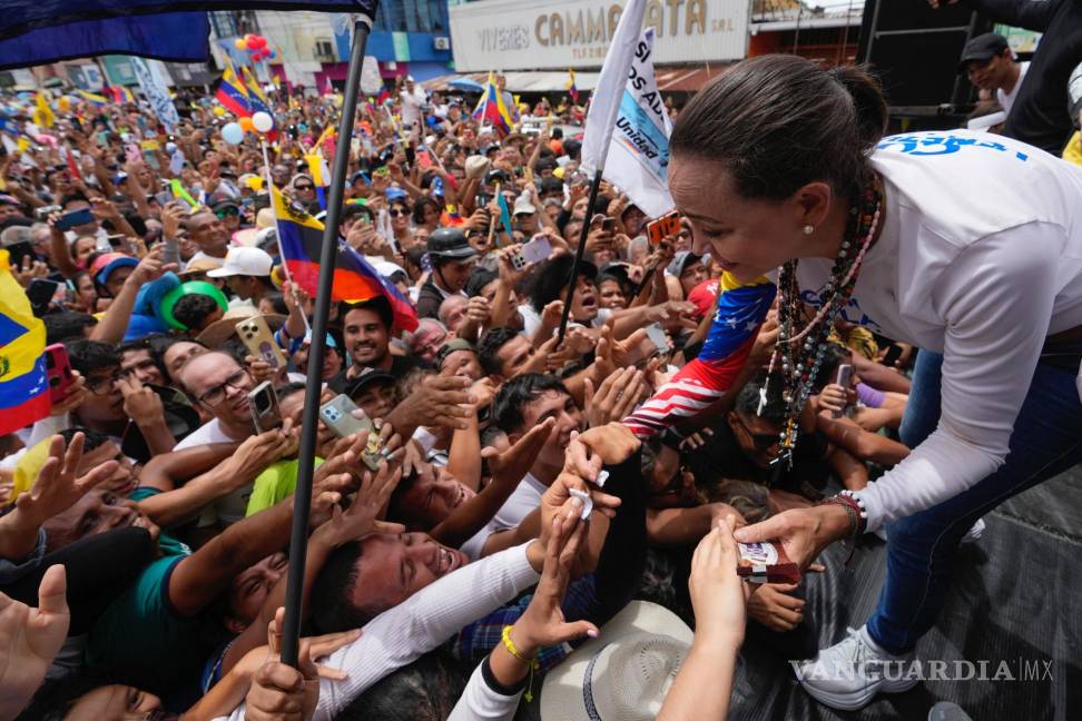 $!La líder de la oposición María Corina Machado en un mitin de campaña del candidato presidencial Edmundo González, en Barinas, Venezuela.