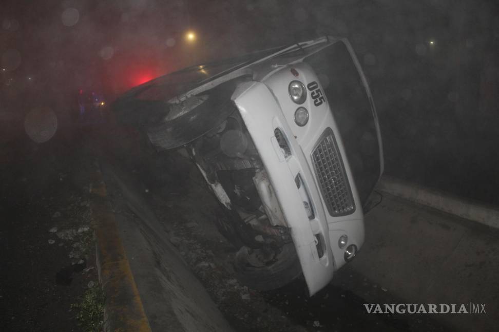 Neblina y llovizna provocan dos accidentes en Saltillo