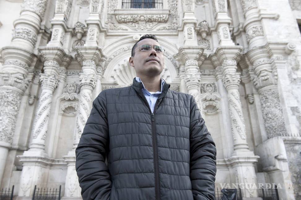 $!'El Seminarista' el libro que narra la cruda realidad sobre el ataque del Padre Meño en Coahuila