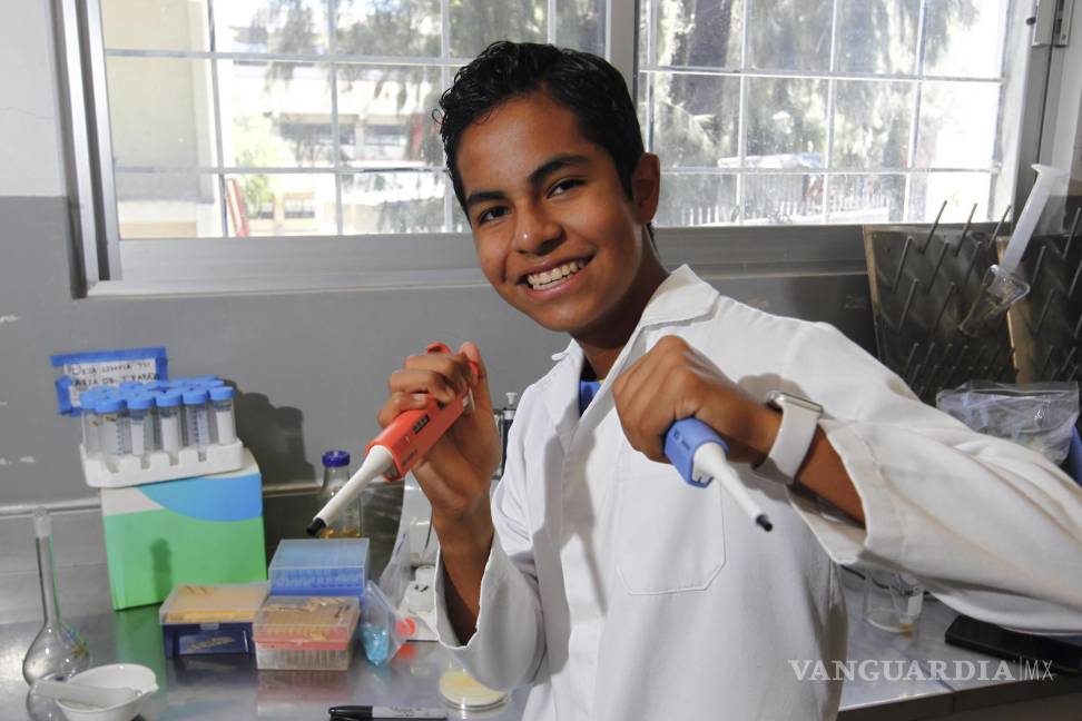 $!Ian Emanuel González Santos, un adolescente de 12 años superdotado, es el biólogo molecular más joven del mundo.