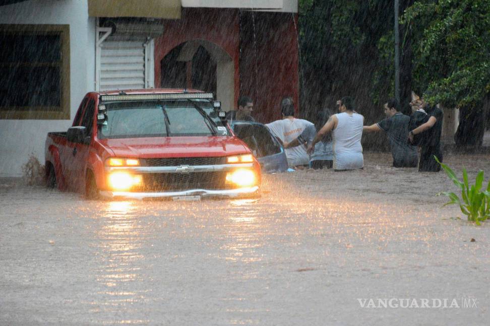 $!Golpean fuertes lluvias a Sonora, Sinaloa y Baja California Sur