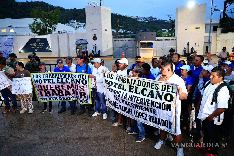 $!‘No nos hacen caso’; reciben damnificados a AMLO con protesta en Acapulco