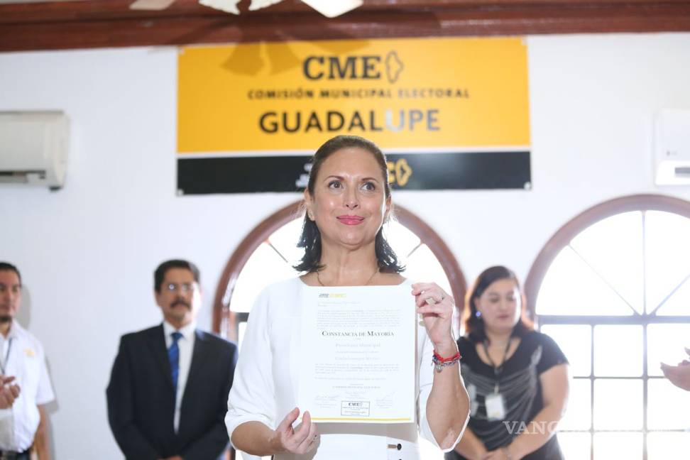 El PRI se queda con alcaldías de Monterrey y Guadalupe; priistas de Nuevo León reciben constancias