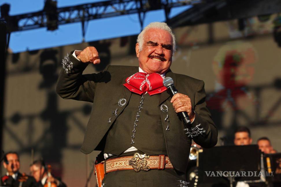 $!En la imagen, el cantautor se presentó en Guadalajara como parte de la gira del “Adiós” el 06 de octubre del 2019. Cuartoscuro/Fernando Carranza