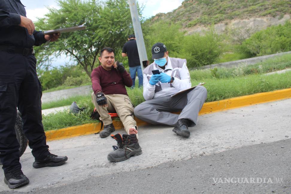 Repartidor sufre aparatosa caída en la glorieta Venustiano Carranza, en Saltillo