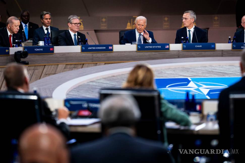 $!El presidente Joe Biden reunido con líderes mundiales en una cumbre de la OTAN en Washington.