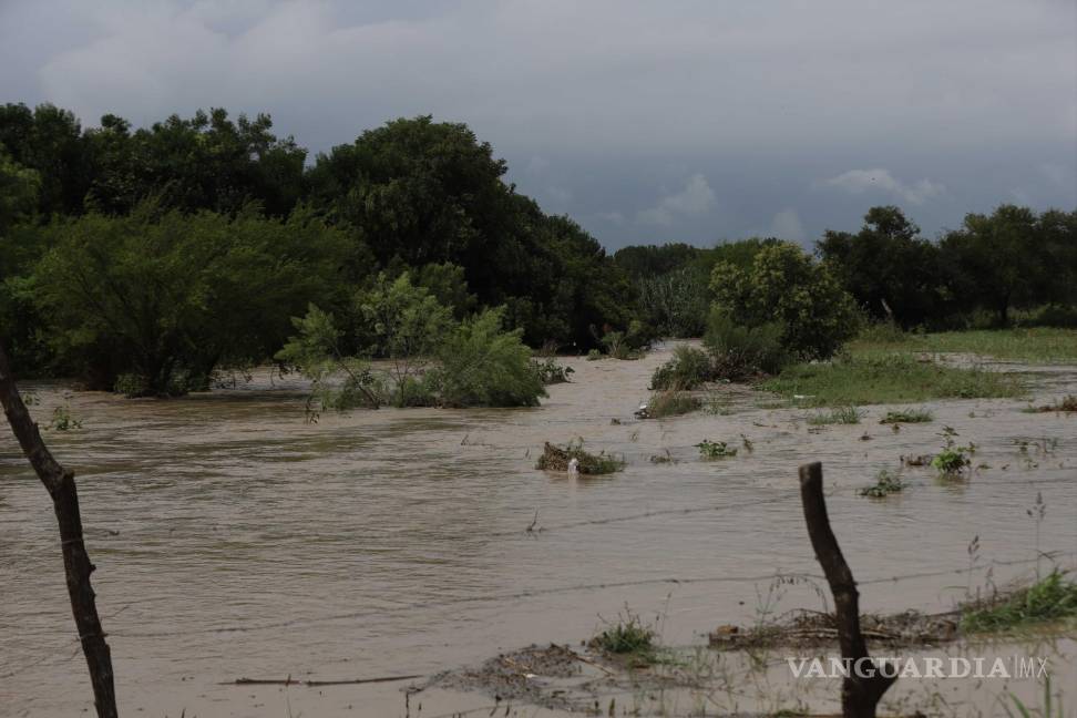 $!Predios al norte de la ciudad se convierten en ríos cuando llueve.