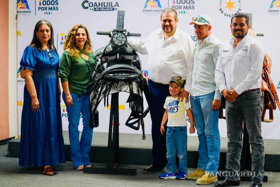 $!Más de mil 500 jinetes participaron en la Gran Cabalgata, una de las tradiciones más emblemáticas del festival.