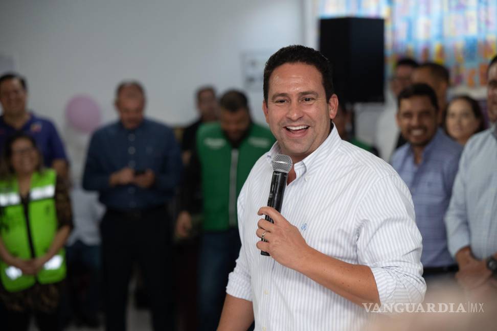 $!Vecinas de la colonia Hidalgo agradecieron al alcalde por apoyar su desarrollo con talleres y cursos.