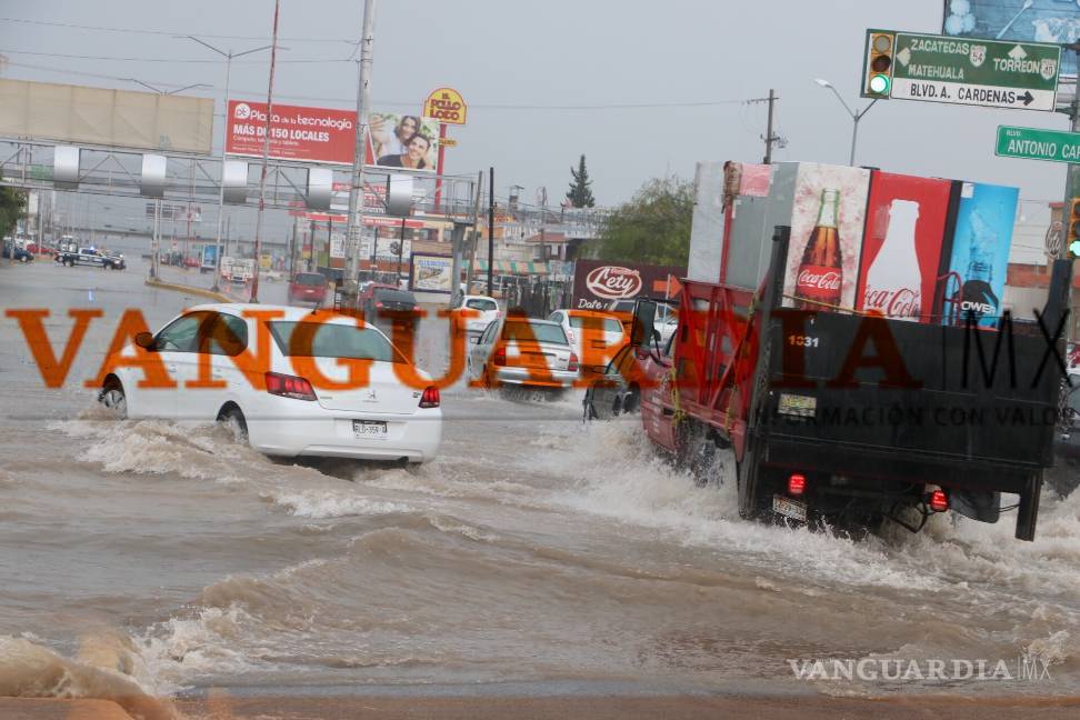 $!Reabren vialidades que fueron cerradas por lluvias en Saltillo; sorprenden inundaciones a la ciudad